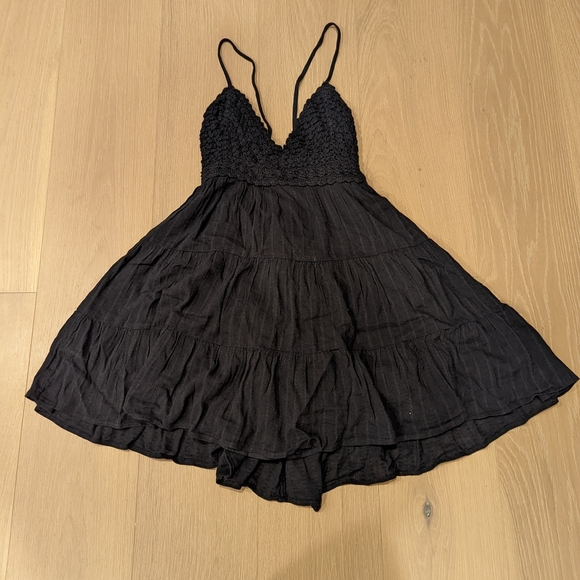 Flowy open back dress - Picture 1 of 8